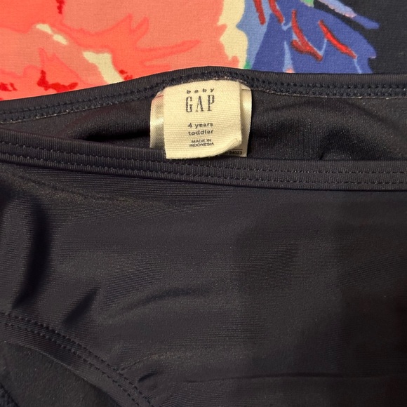 Rash guard two piece toddler floral swimsuit. - Picture 2 of 2